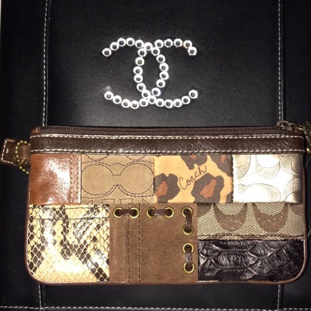 Coach wristlet authentic