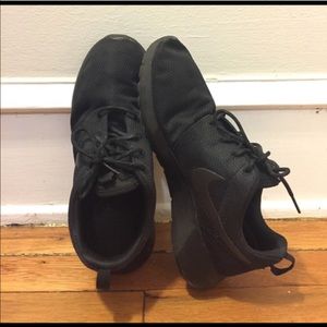 Nike Roshe One *NEED GONE ASAP*