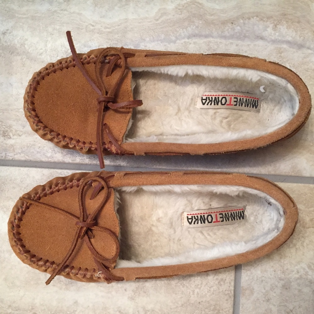 Minnetonka moccasins, lined, size 8