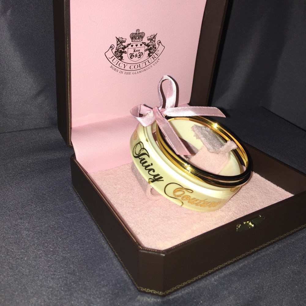 Juicy Couture Ivory Resin and Gold tone Bangle set