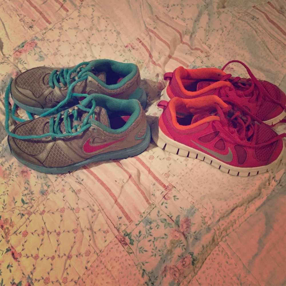 2 pair Nike for girls