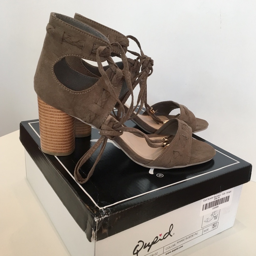 🚫SOLD OUT🚫 Lace Up Heels - Olive - Picture 4 of 5