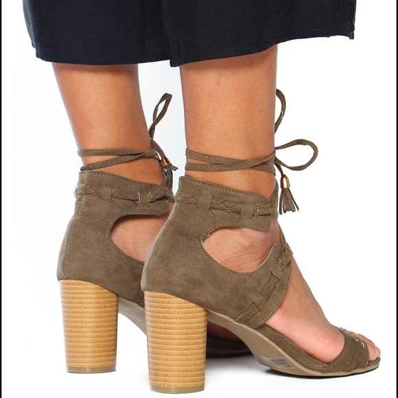 🚫SOLD OUT🚫 Lace Up Heels - Olive - Picture 3 of 5