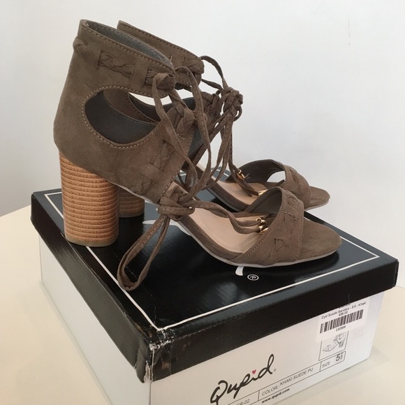 🚫SOLD OUT🚫 Lace Up Heels - Olive - Picture 4 of 5