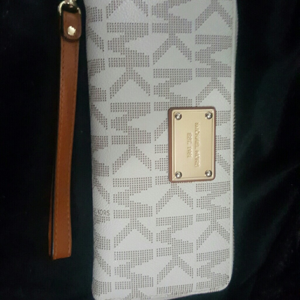 Michael kors jet set continental wallet