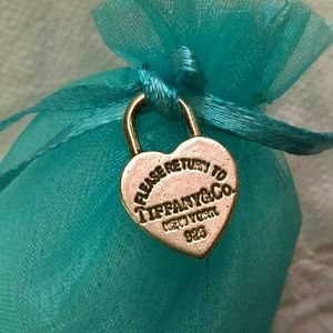 5 Vintage Silver Heart Charm