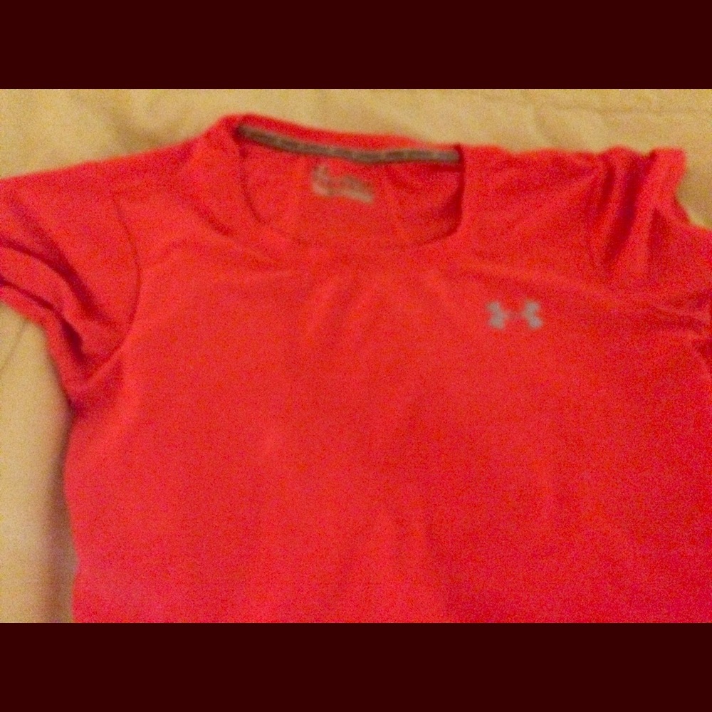 Under armour shirt sm like New only wore once