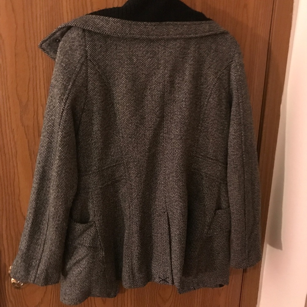 Coat-M - Picture 2 of 2