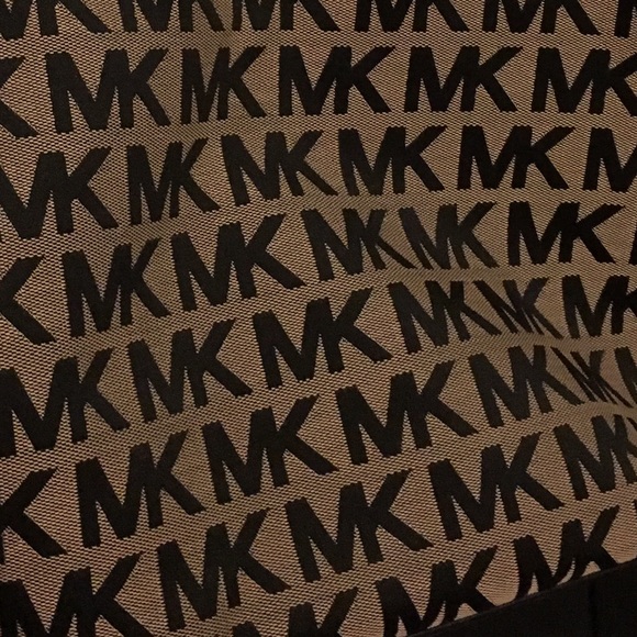 Meet your Posher, Ashley - Picture 5 of 9