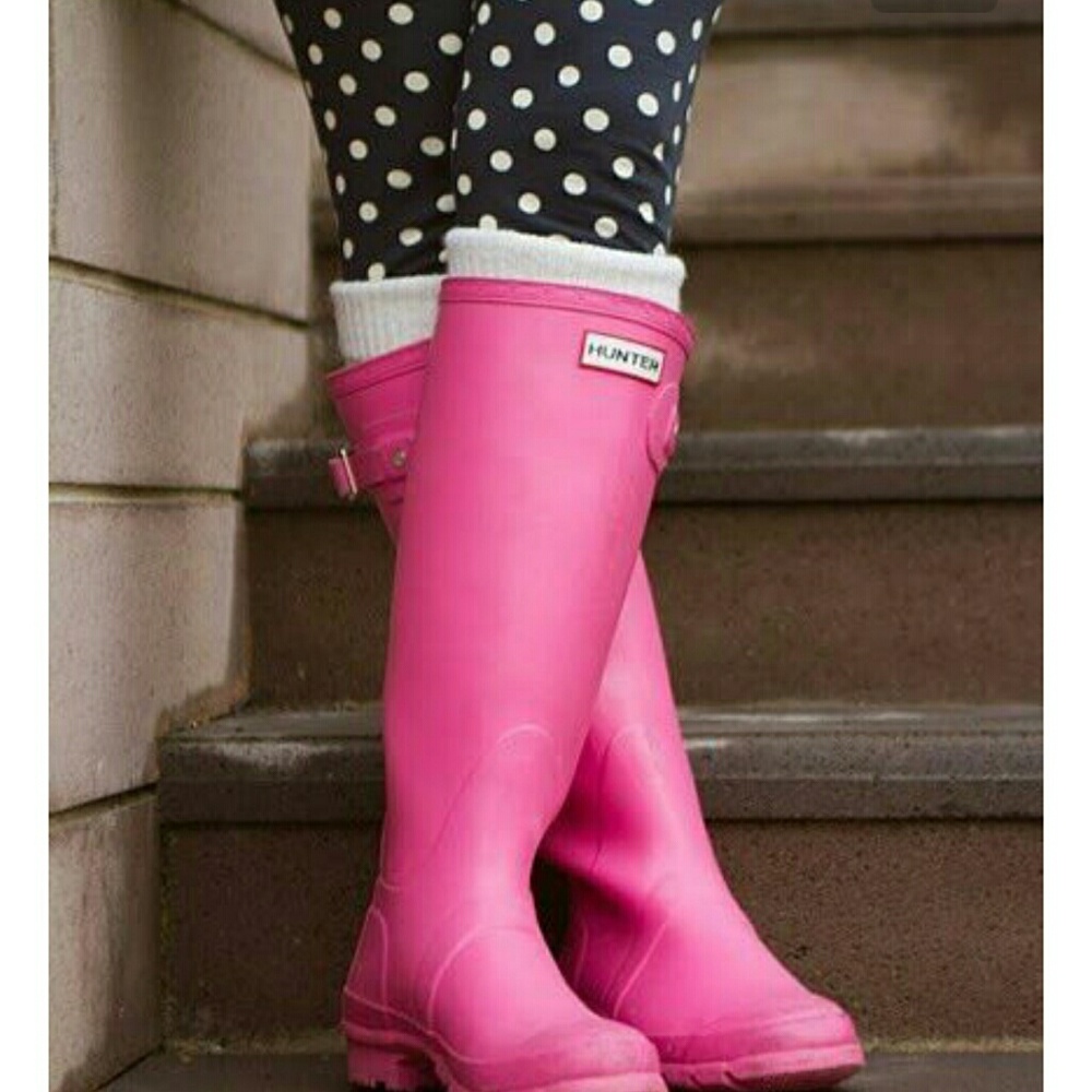 Black and white polka dot leggings