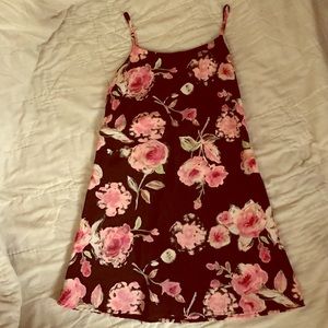 🌷Rose covered Dress!🌷 size M (marked 9/10)💕