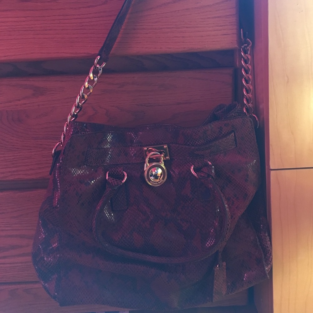 Large snake red michael kors Hamilton