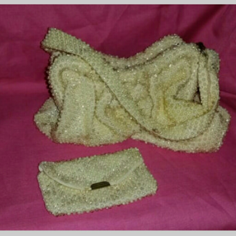 Vintage beige pearl handbag matching coin purse