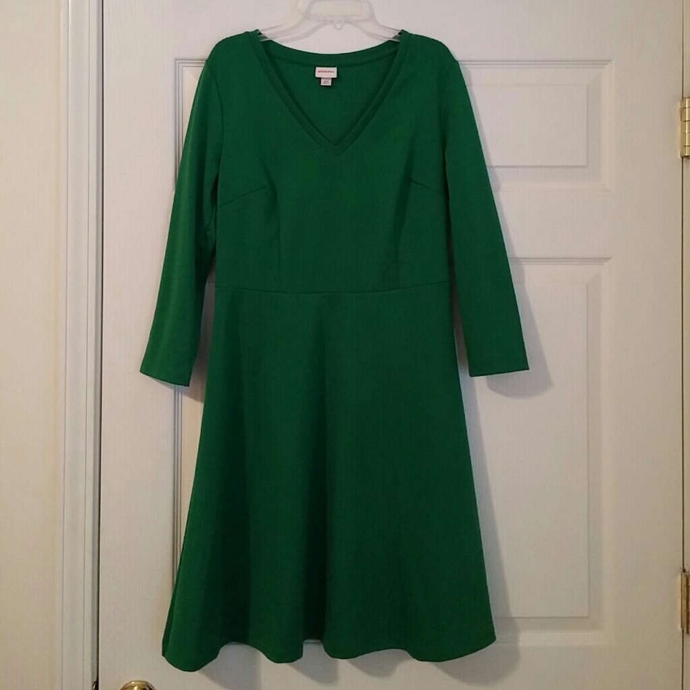 NWOT Emerald green dress