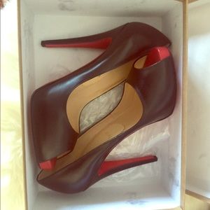 Christian Louboutin Peep-toe Pumps