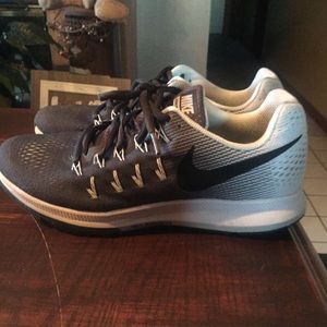 Women's Nike zoom Pegasus 33 running shoes