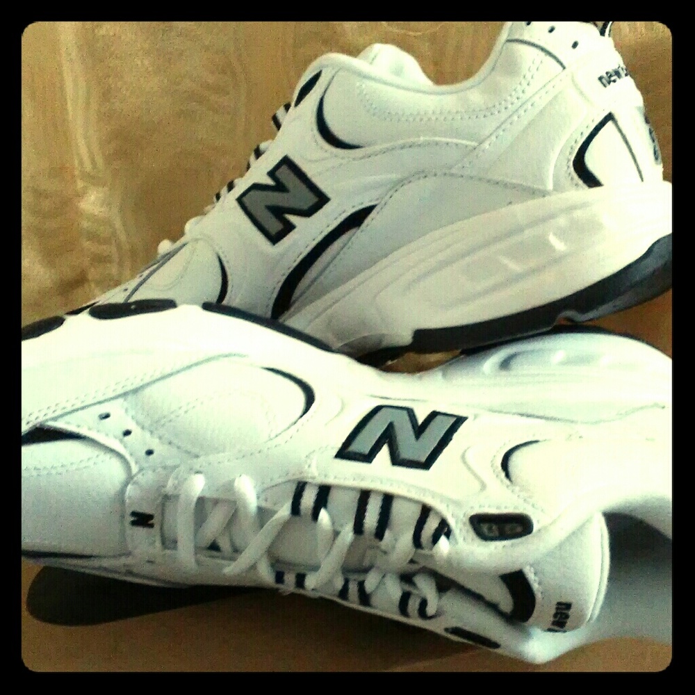 Men's New Balance 406 Sneakers NWT Size 9