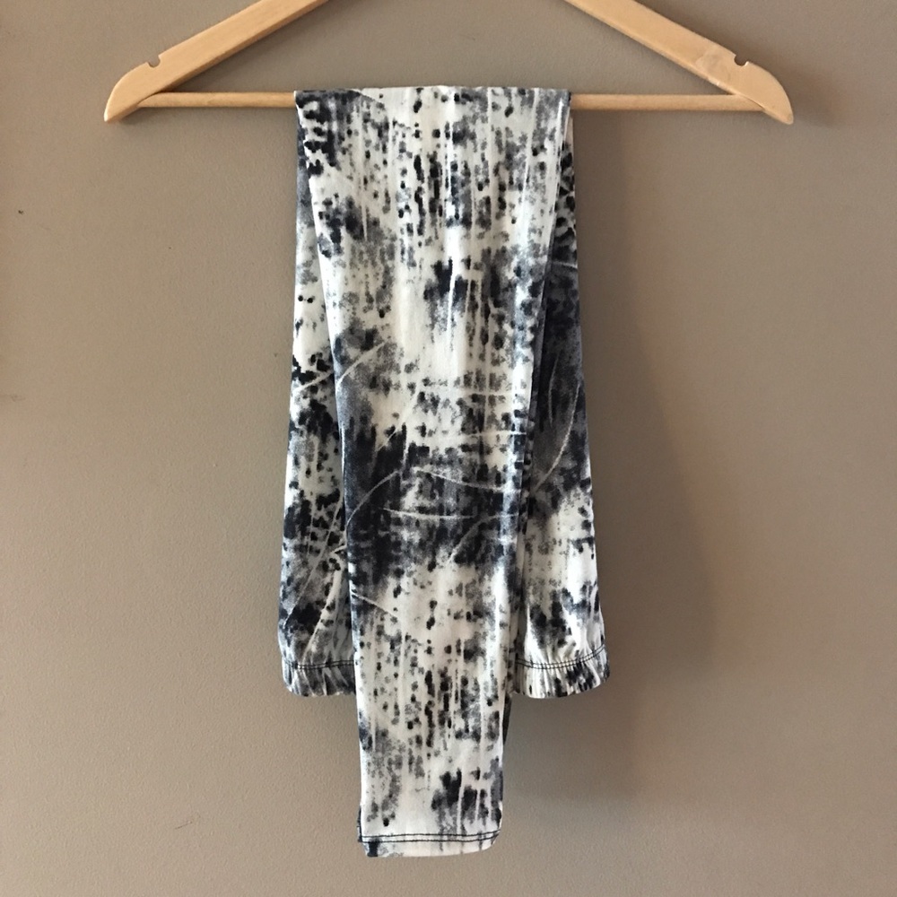 🎉HP🎉LulaRoe Lovers? The Ultimate Soft Leggings