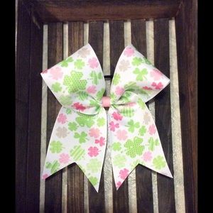 Cheer Bow