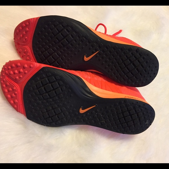 Nike Women's Lunar Cross Element Running Shoe - Picture 6 of 8