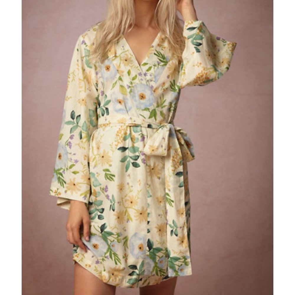 Floral kimono robe size large
