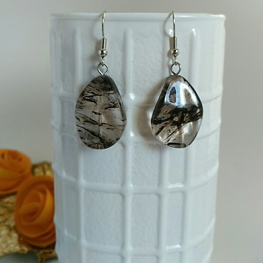 Dangle earrings