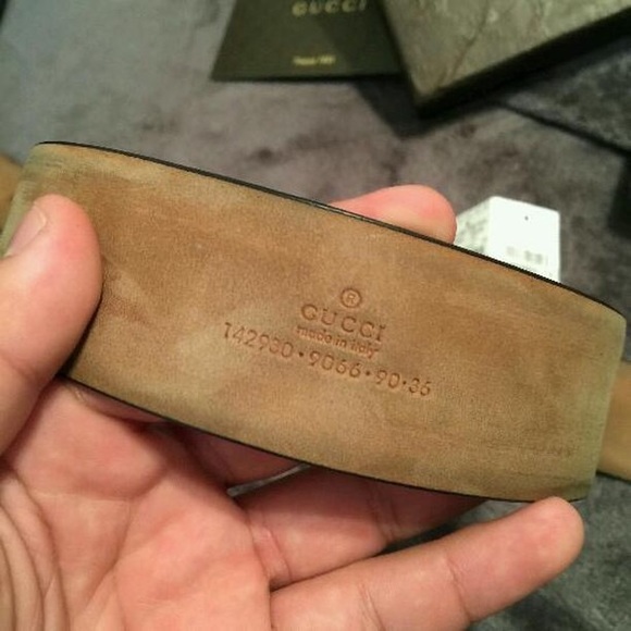 A Gucci belt - Picture 3 of 4