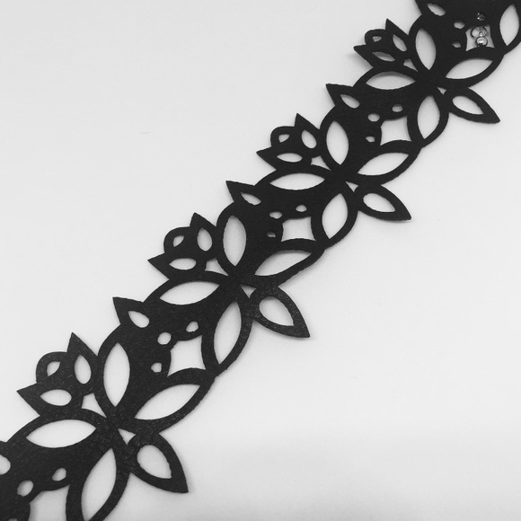 GORGEOUS VEGAN LEATHER BOHEMIAN CHOKER - Picture 2 of 2