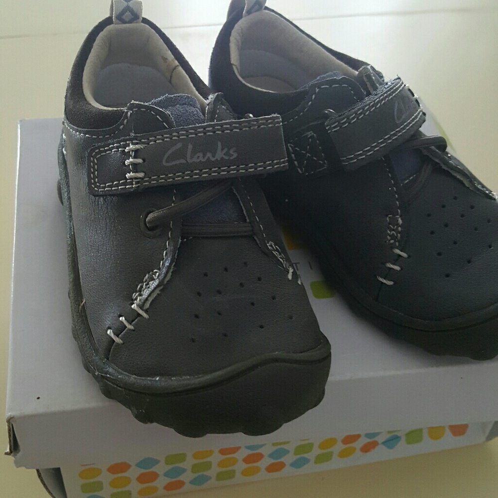 Clarks First Shoes For Walking Sz 6 /5.5UK