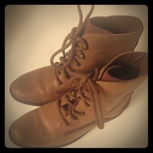 Brown leather with suede details booties