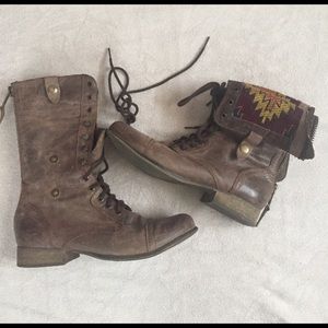 Combat boots