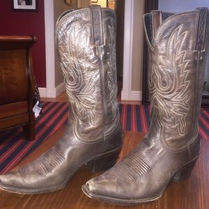Hand crafted chocolate brown Charlie Horse boots.