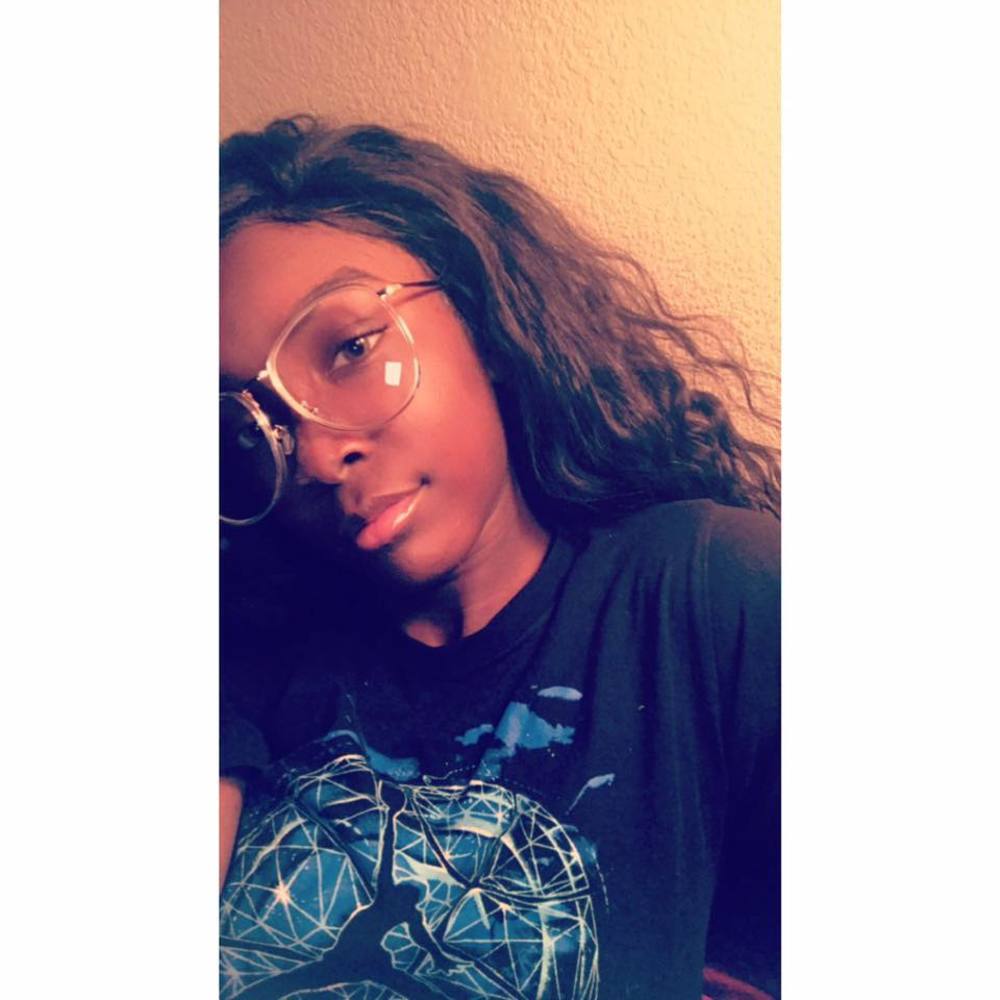 Meet your Posher, Harmony