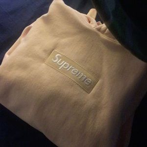 Supreme peach box logo