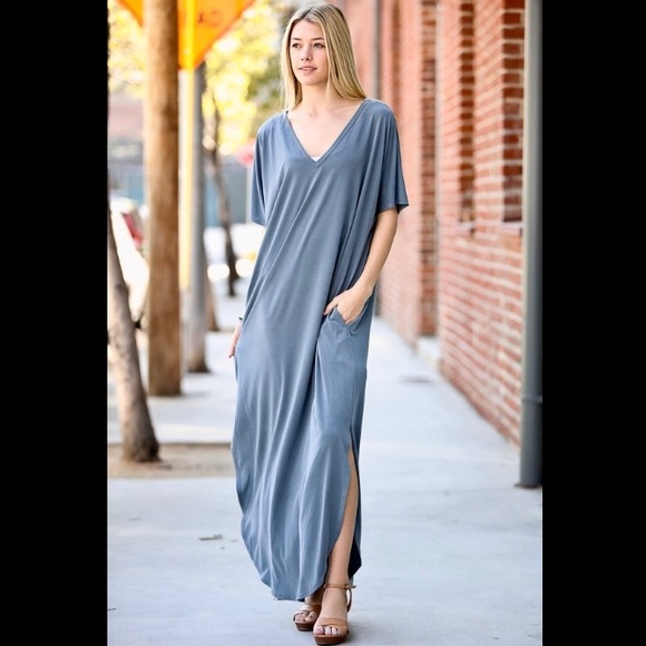 🏆HOST PICK🏆Oversized Solid Color Maxi - Picture 2 of 4