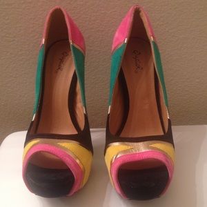 Color block peep toe heel pumps