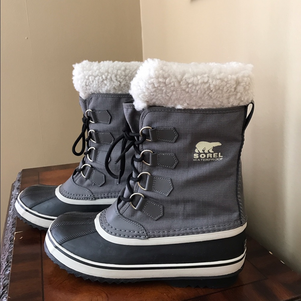 SOREL Waterproof Winter Boots size 8.5 NEVER WORN
