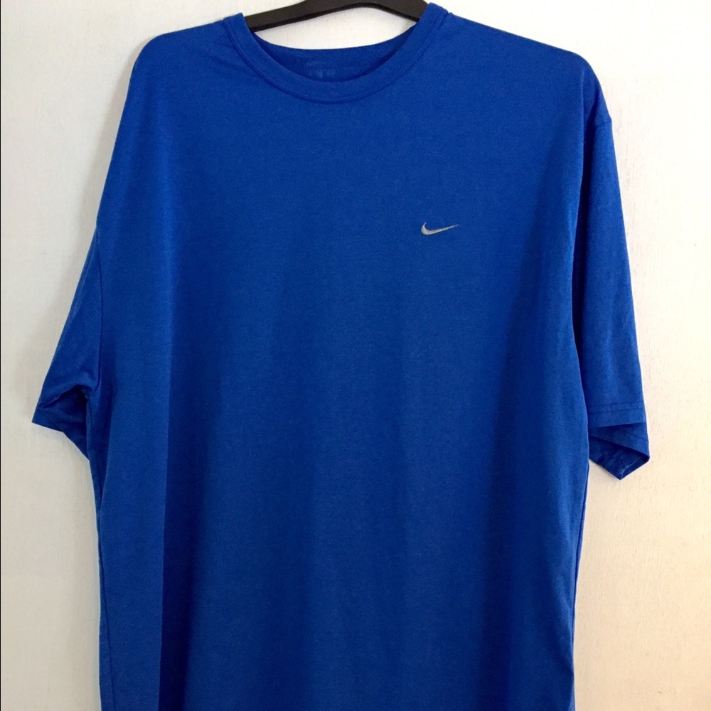 Mens XL NIKE Like New  Dri-Fit Athletic Shirt