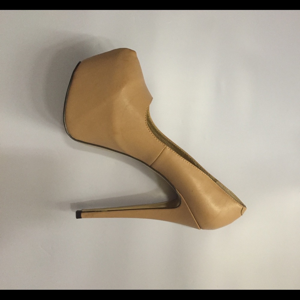 Luichiny "ME CHELLE"heels brand new original box.