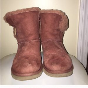 Uggs still for sale the last buyer canceled