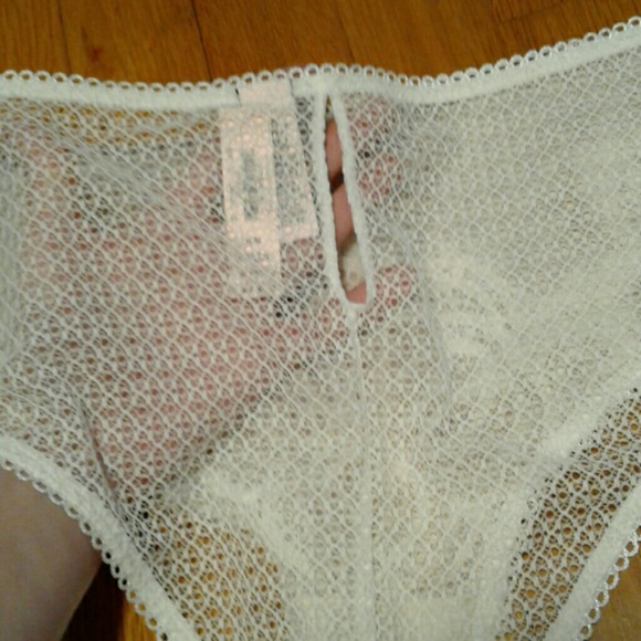 NWT! White high-waisted panties, size medium! - Picture 3 of 4