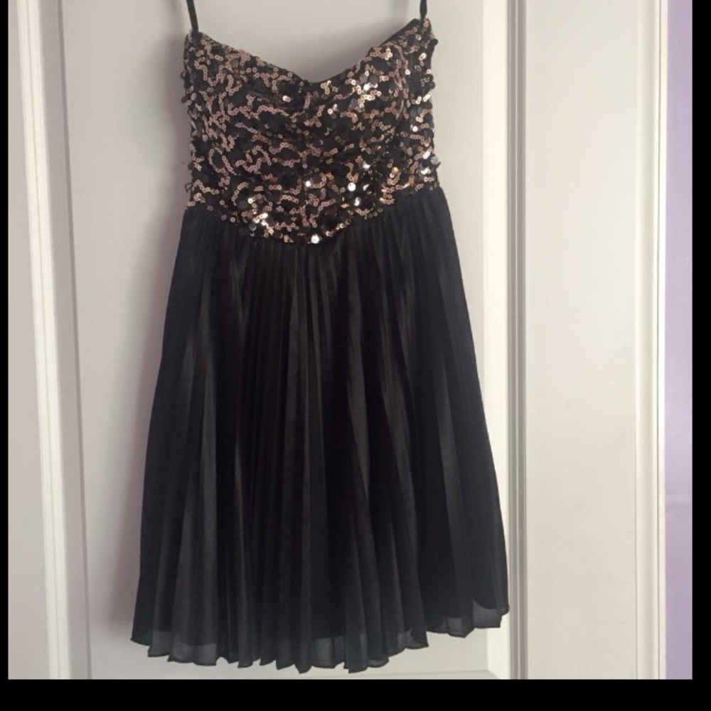 Dress size small!