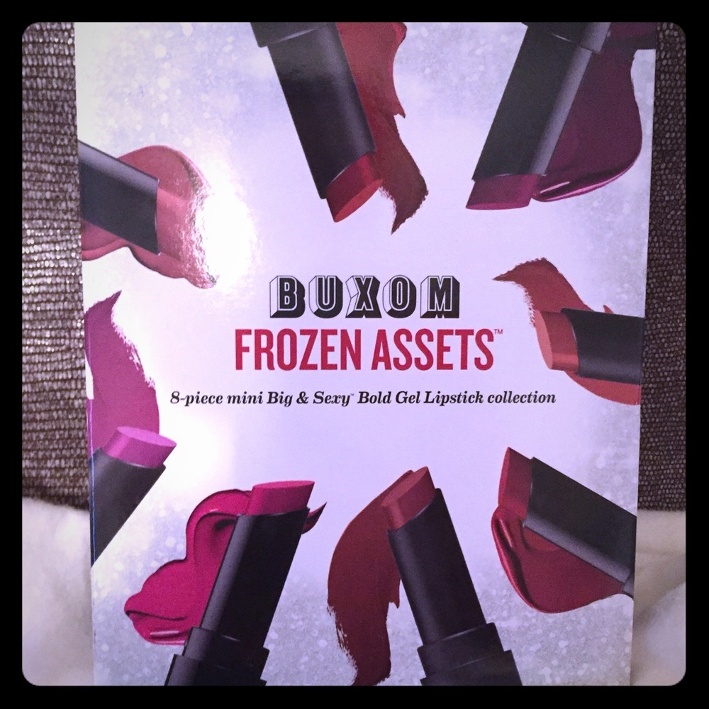 Buxom Frozen Assets. - 8 mini lipsticks