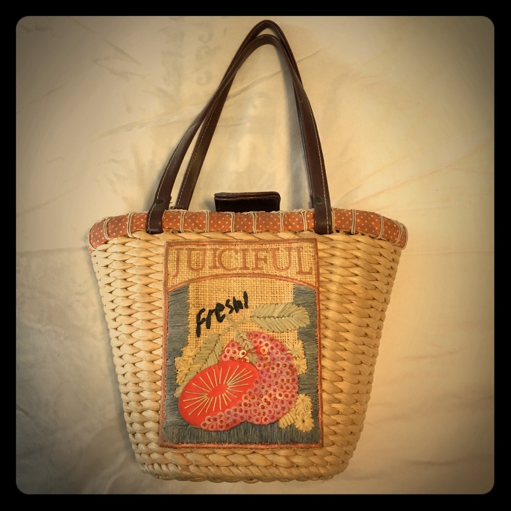 Adorable Nine West corn husk purse!