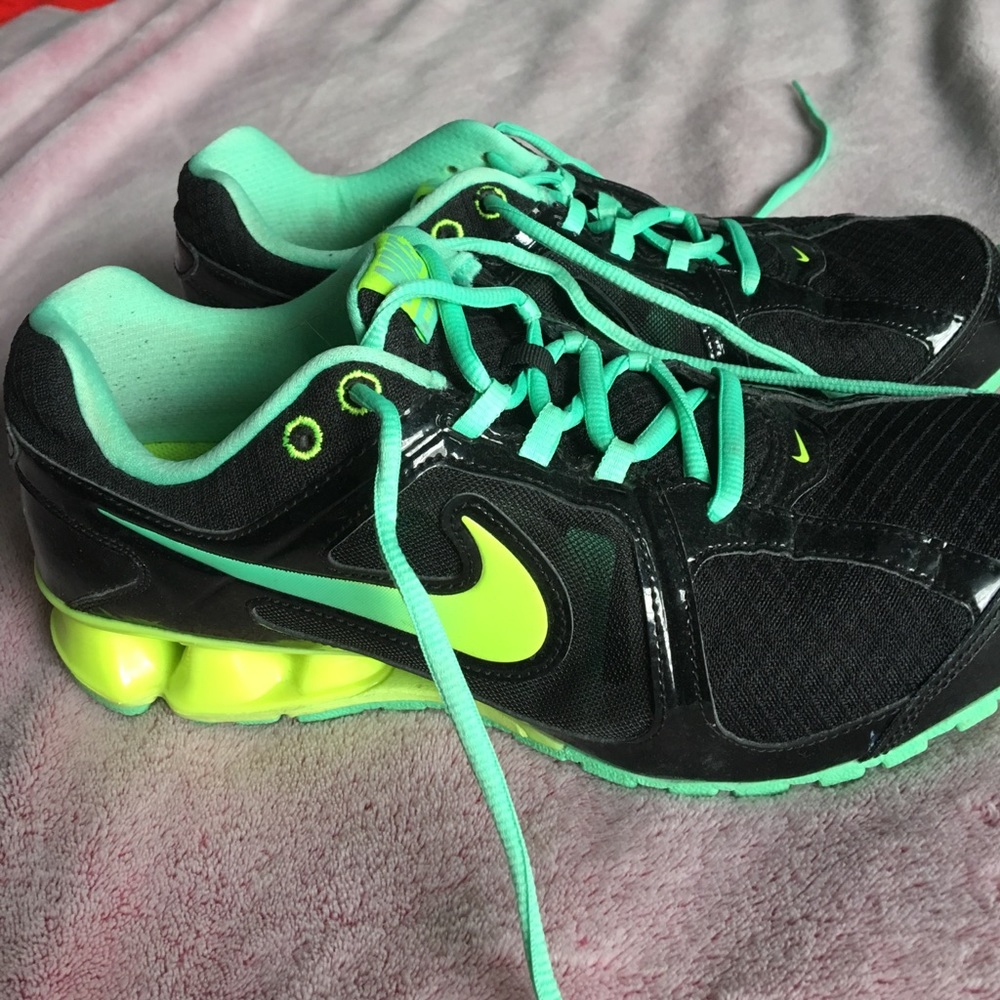 Nike women's REAX size 9! Good condition!