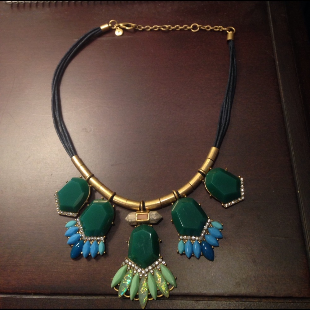 Statement necklace