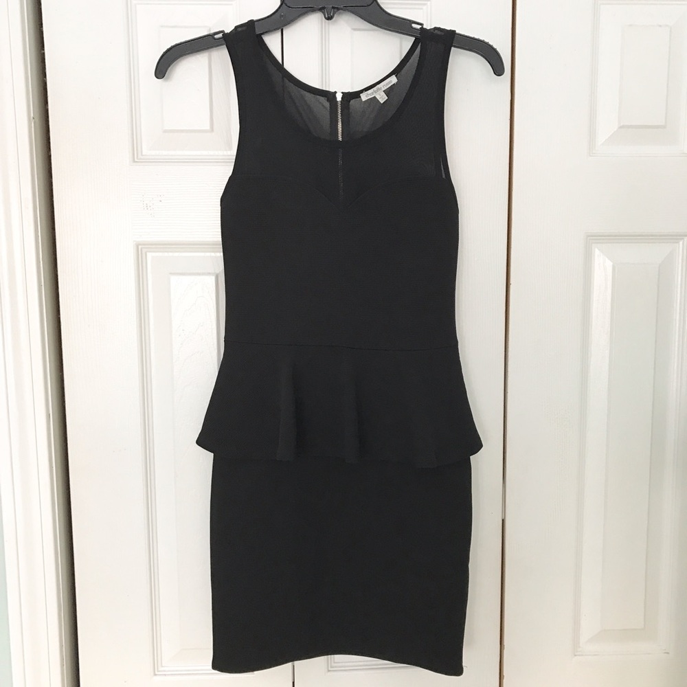 Black bodycon peplum dress