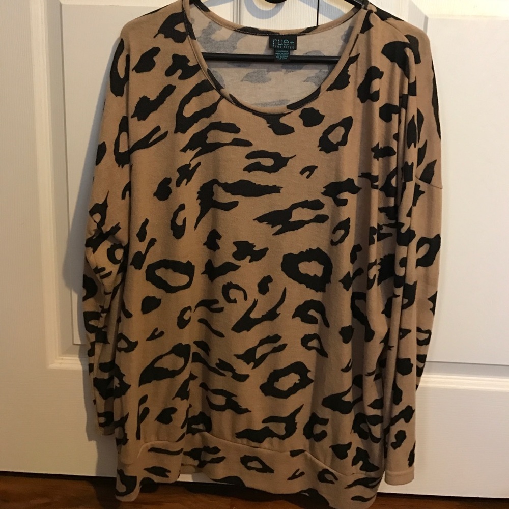 Lovely Leopard Print Top