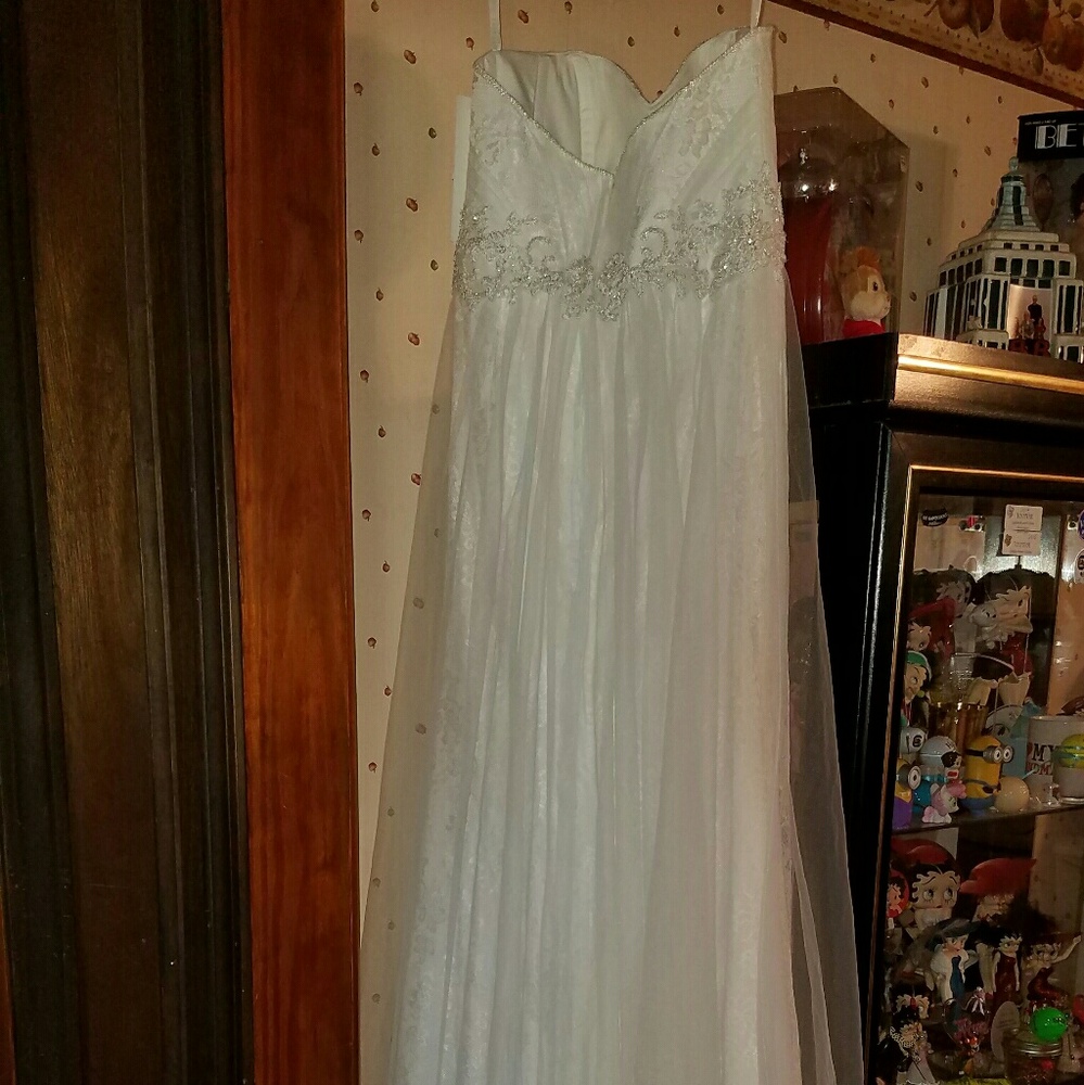 Wedding dress