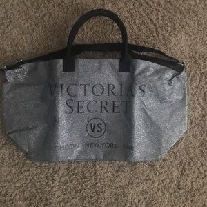 VS tote